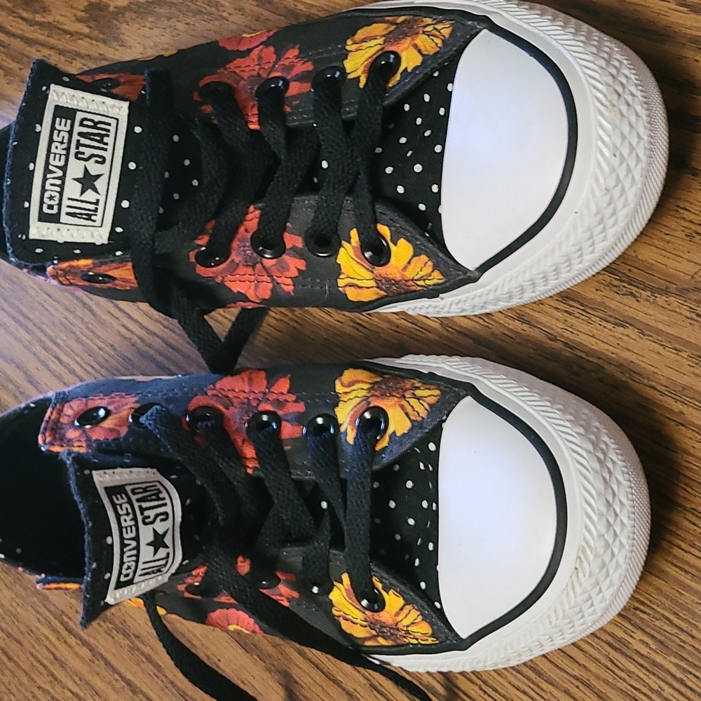 Converse Black Floral